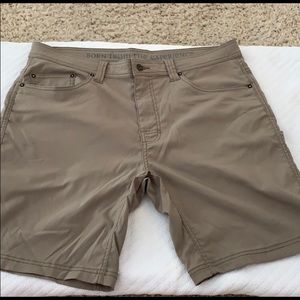 Prana Brion Men’s Shorts, size 36 with 9” seam